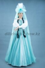 03882 Казахский национальный костюм