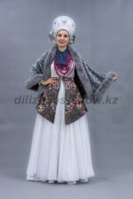 04772 Русский народный костюм