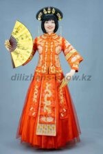 03974 Китайский женский костюм (18000 тг), головной убор с заколками (10000 тг), украшения для рук (4000 тг), веер (1000 тг)