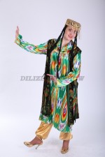 02209 Узбекский национальный костюм. Платье + шаровары (5000 тг), камзол (3000 тг), тюбетейка с косами (3000 тг)