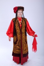 02227 Уйгурский народный большого размера. Блузка (3000 тг), юбка (4000 тг), камзол (4000 тг), тюбетейка с мехом и косами (4000 тг), колье (1000 тг)