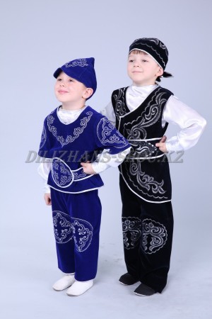 00564 Казахские национальные костюмы "Дияр" и "Ерке"