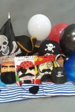 № 086 Pirate 06 (Тельняшка 3 шт, флаг, повязка пирата, усы 3 шт, крюк, треуголка , Бандана 2шт, шары)