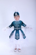 00554 Казахский национальный костюм "Меруерт" 02. Платье детское (6000 тг)/подростковое (8000 тг), саукеле (2000 тг), косы (2000 тг)