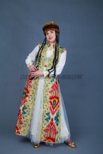 02260 Уйгурская красавица. Платье + камзол (15000 тг), тюбетейка с косами и мехом (4000 тг)